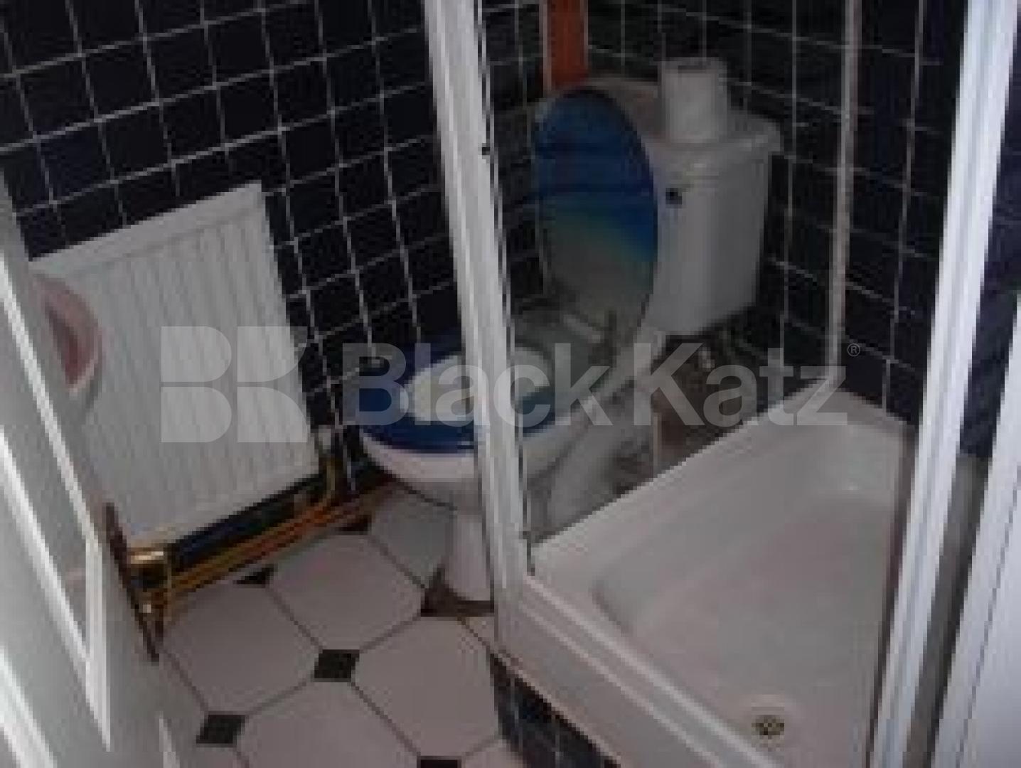 			2 Bedroom, 1 bath, 1 reception Flat			 Martlett Court, Covent Garden